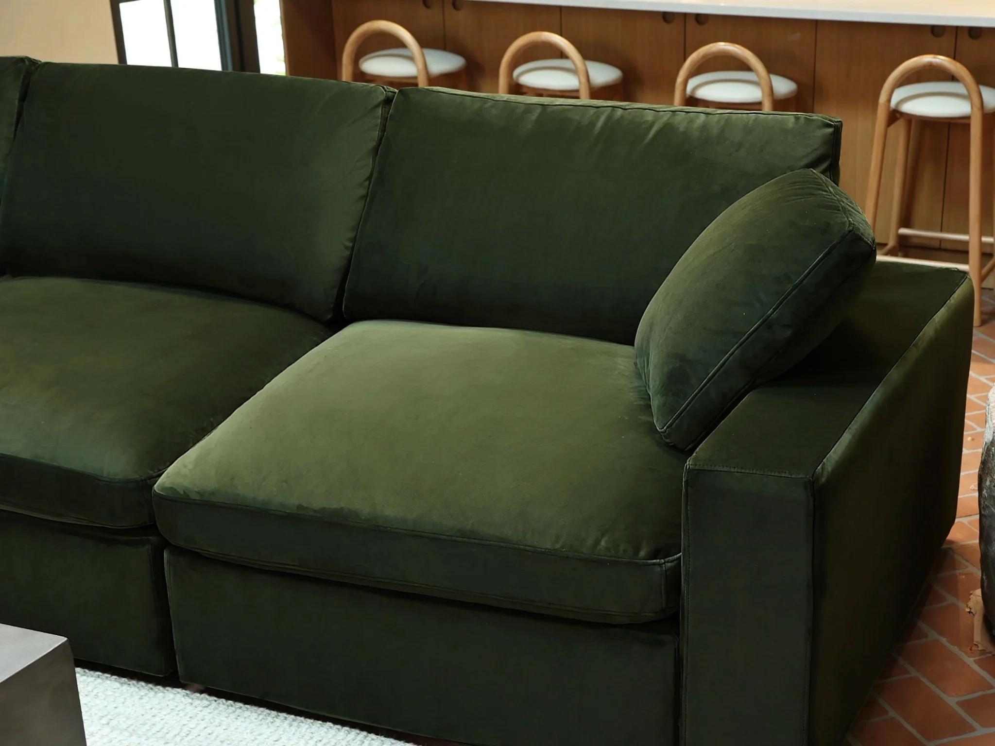 5-1 Sectional & Armchair Set