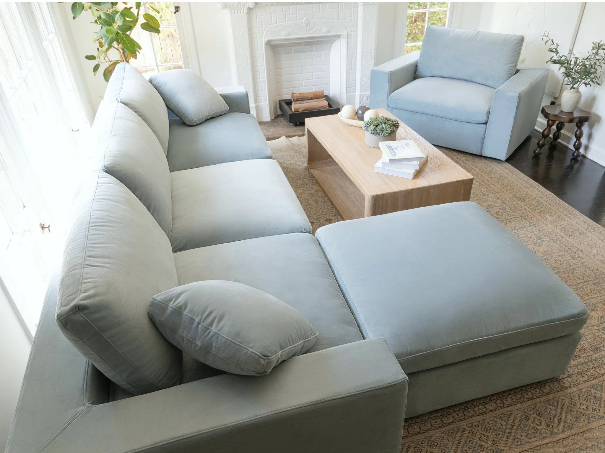 5-1 Sectional & Armchair Set
