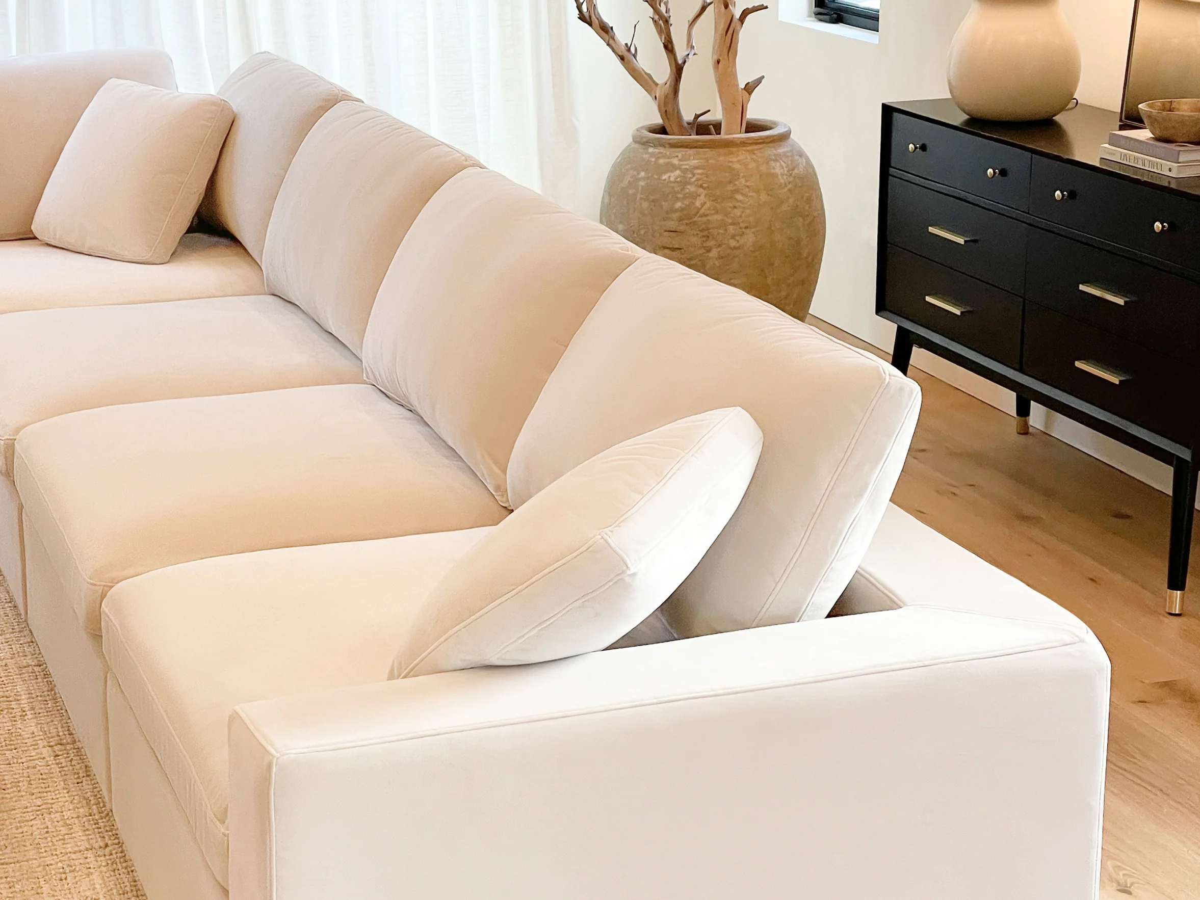 5-1 Sectional & Armchair Set